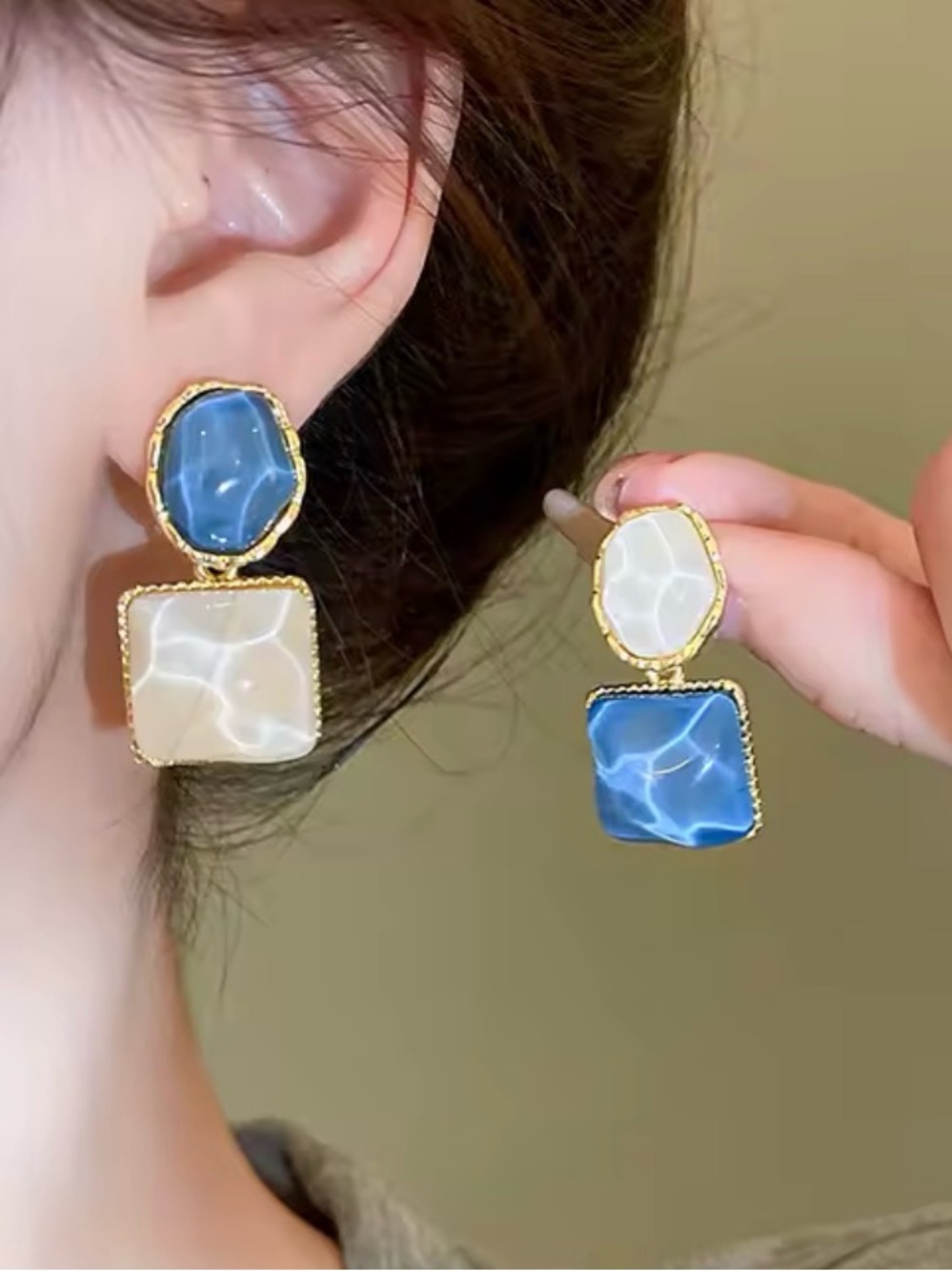 Blue White Resin Statement Earrings Coastal Style - Picture 5 of 5